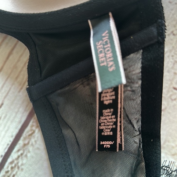 VICTORIA'S SECRET
Sexy Tee Lacie Racer Back Push-Up Bra - Picture 8 of 8